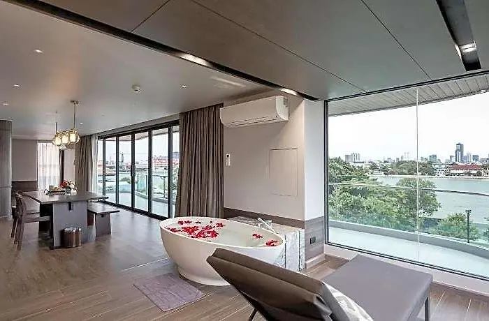 We Riverfront 4* Bangkok