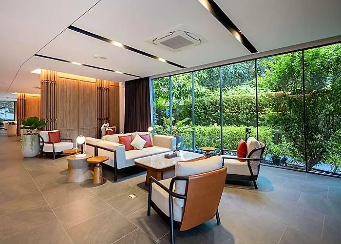 We Riverfront Hotel 4*