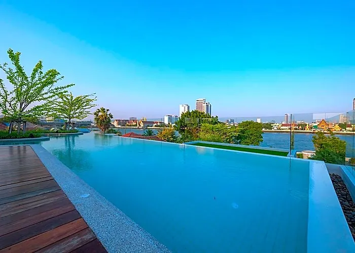 Hotel We Riverfront 4*