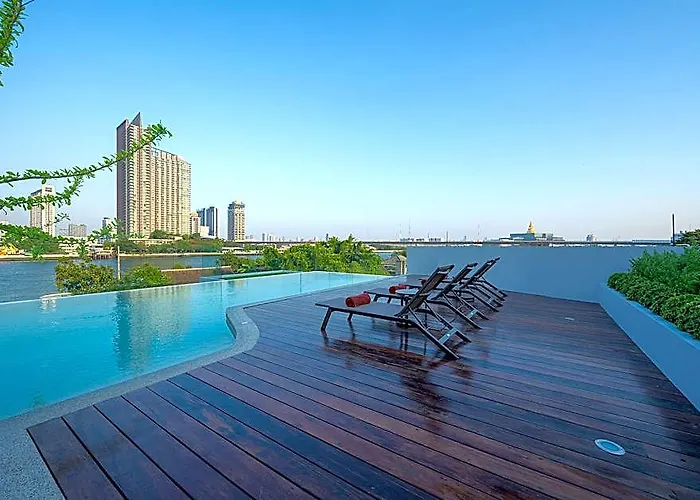 Hotel We Riverfront