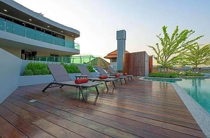 Hotel We Riverfront 4*