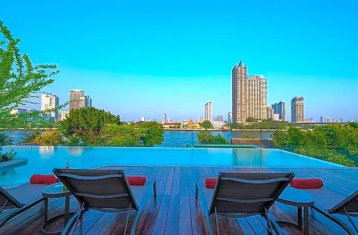 We Riverfront 4*