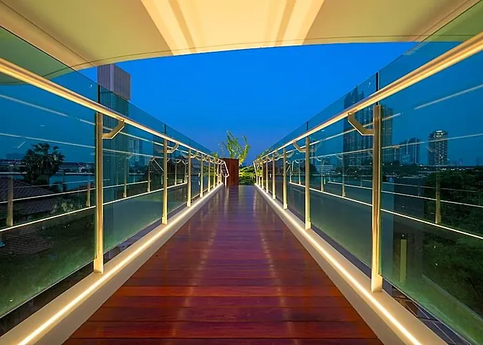 Hotel We Riverfront 4*