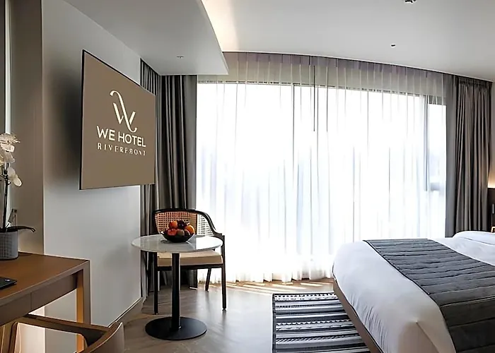 Hotel We Riverfront 4*